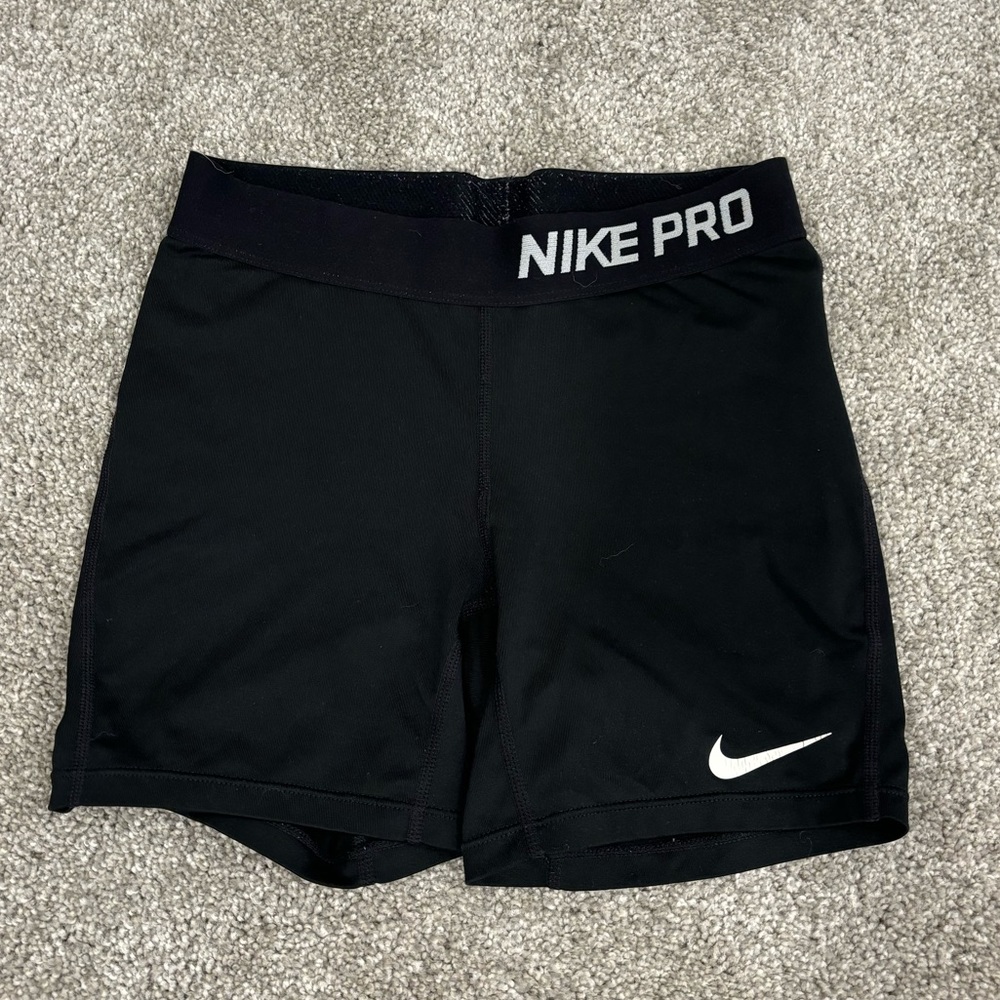 Girls size L black Nike pros 5”